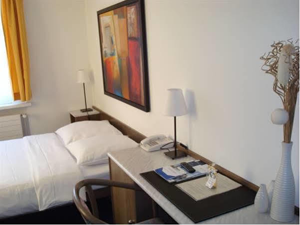 Hotel Hirschen Zürich Buitenkant foto